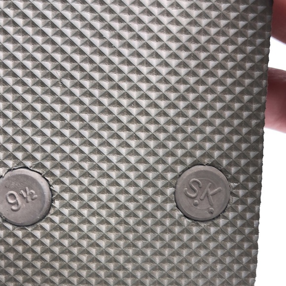 J. Crew Vintage ORIGINAL Flip-Flops, extra light, velvety soft, but firm bed; W7 - Picture 12 of 14